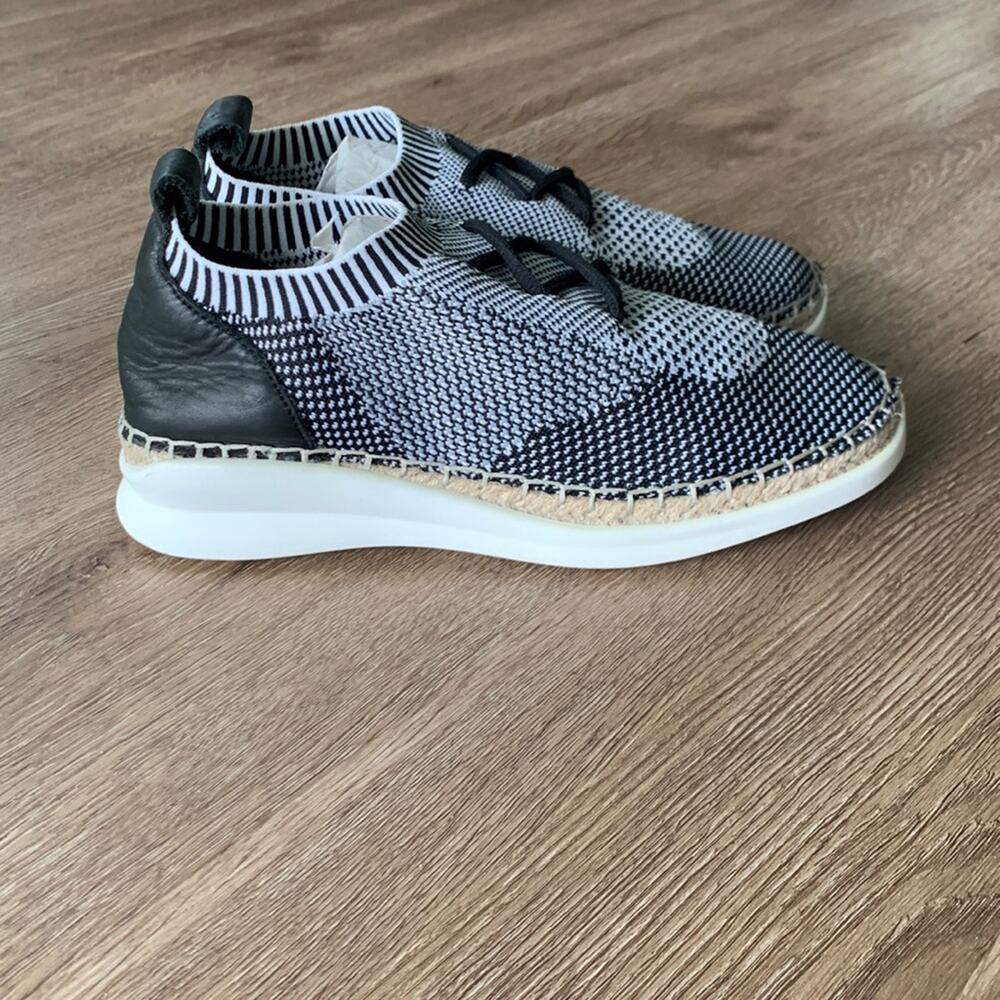 Vince Camuto Affina Black White Knit Slip On Sneakers Size 6